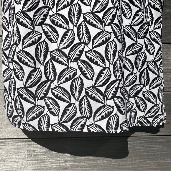 Ann Taylor Leaf Print Flutter Sleeve Shirt M - Picture 7 of 9